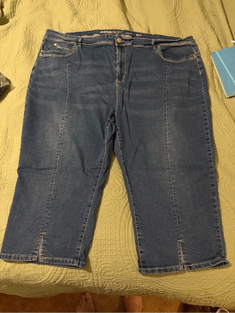 Avenue Mid to Dark Blue Denim Capri with Front Seams size 30